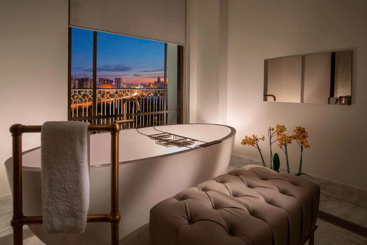 The St. Regis Astana Hotel Eksteriør billede Bathroom