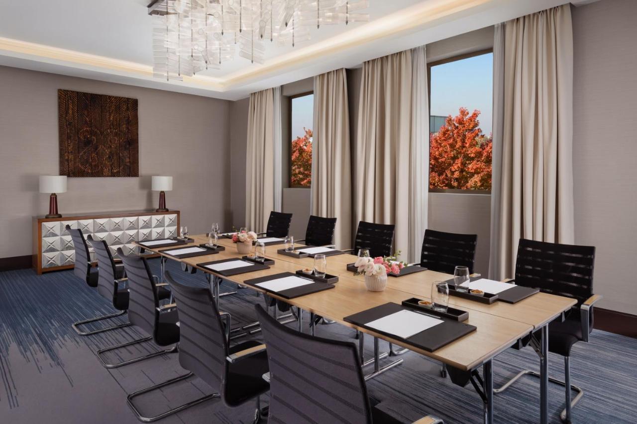 The St. Regis Astana Hotel Eksteriør billede Meeting room