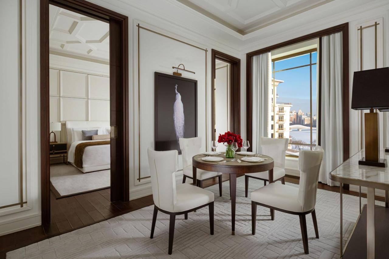 The St. Regis Astana Hotel Eksteriør billede Interior of a suite
