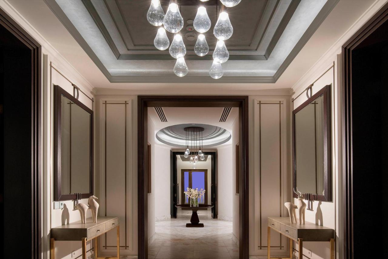 The St. Regis Astana Hotel Eksteriør billede The interior of the hotel