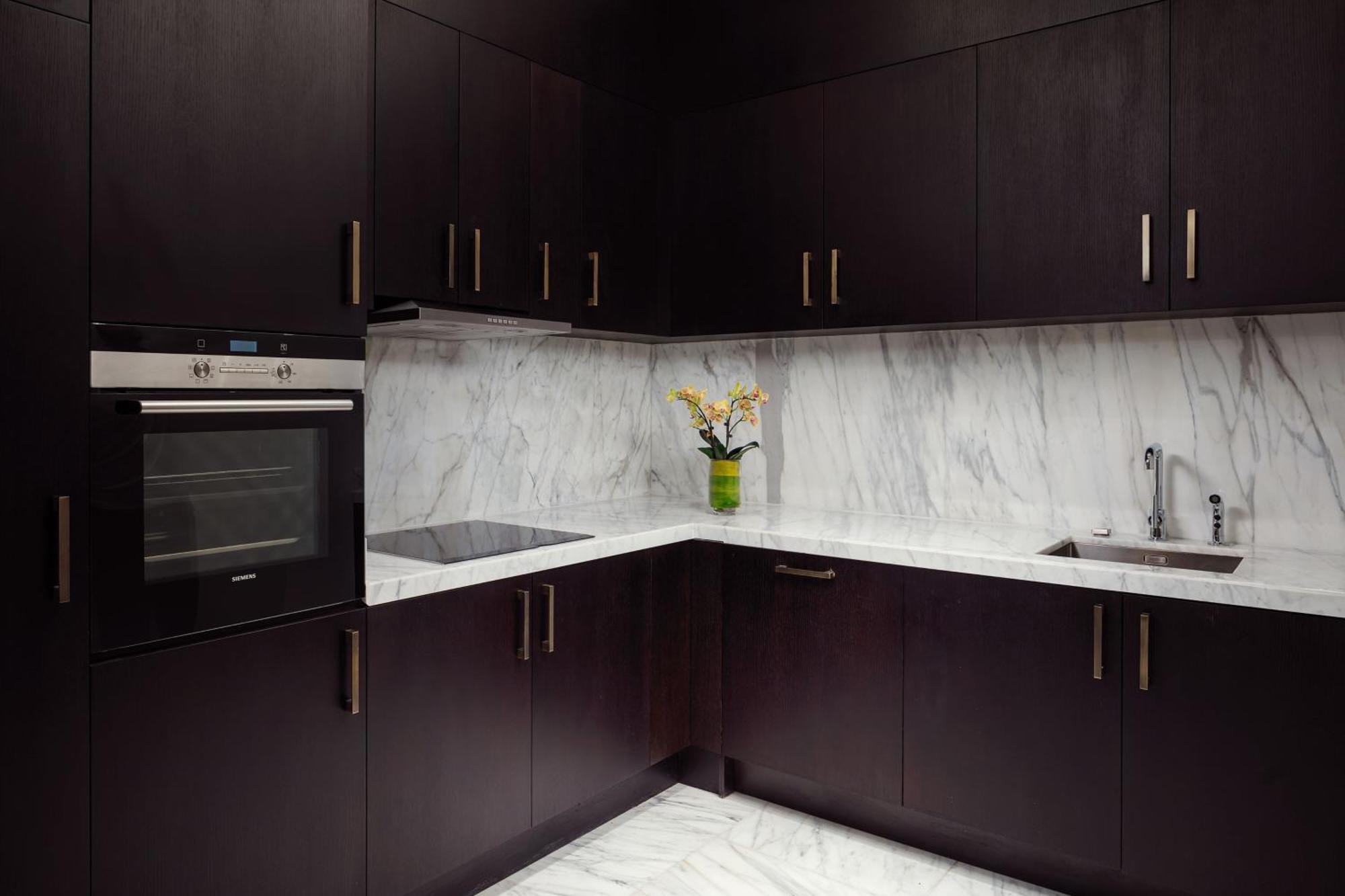The St. Regis Astana Hotel Eksteriør billede A modern kitchen