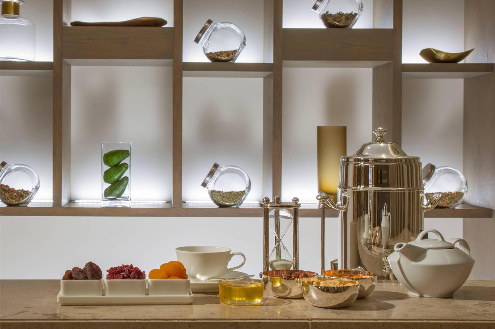 The St. Regis Astana Hotel Eksteriør billede Tea at the Mandarin Oriental, Munich
