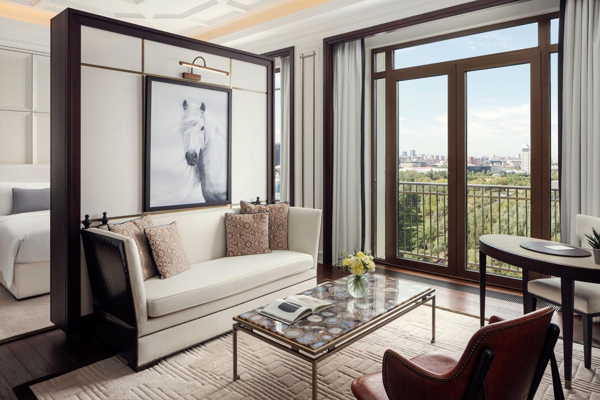 The St. Regis Astana Hotel Eksteriør billede A suite at The St. Regis New York