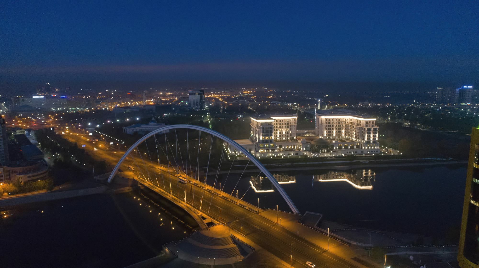 The St. Regis Astana Hotel Eksteriør billede The bridge at night
